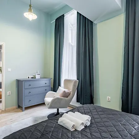 Apartment Hidden Gem With Terrace On The Andrassy Fashion Road *