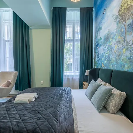 Hidden Gem With Terrace On The Andrassy Fashion Road Budapest
