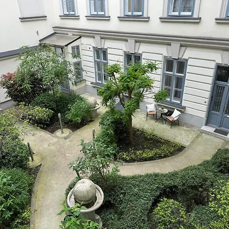 Apartment Hidden Gem With Terrace On The Andrassy Fashion Road Budapest